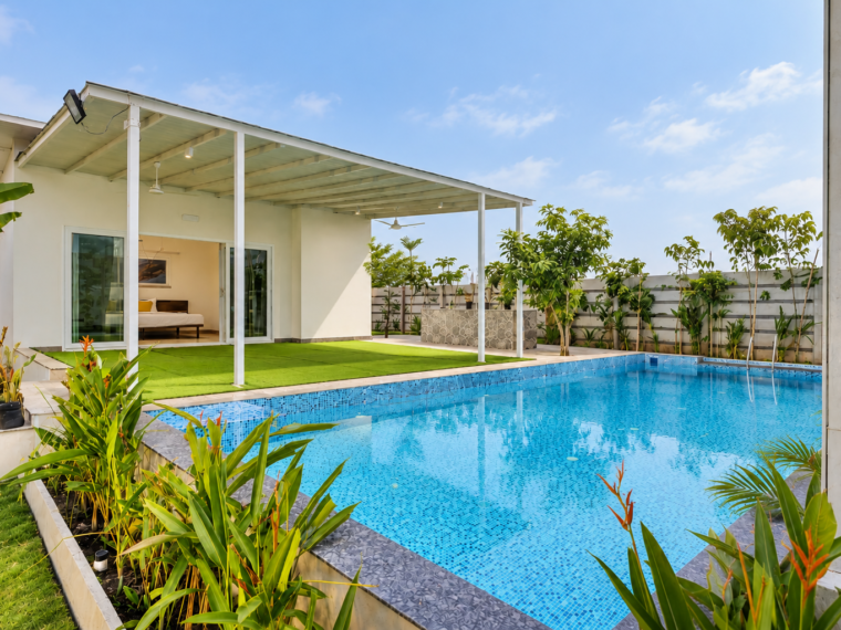 Private Pool Farmhouse in Bibinagar, Bibinagar