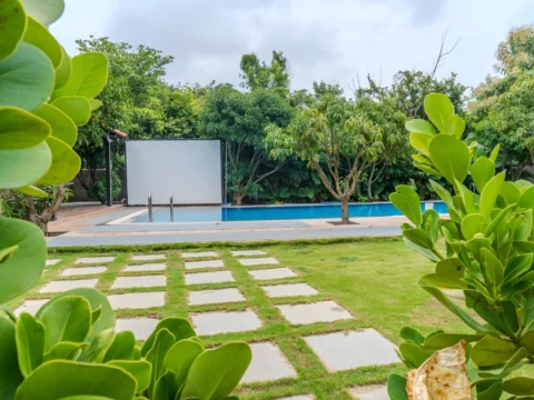 Private Pool Farmhouse near Shamirpet Lake, Hyderabad in Shamirpet, photograph 2